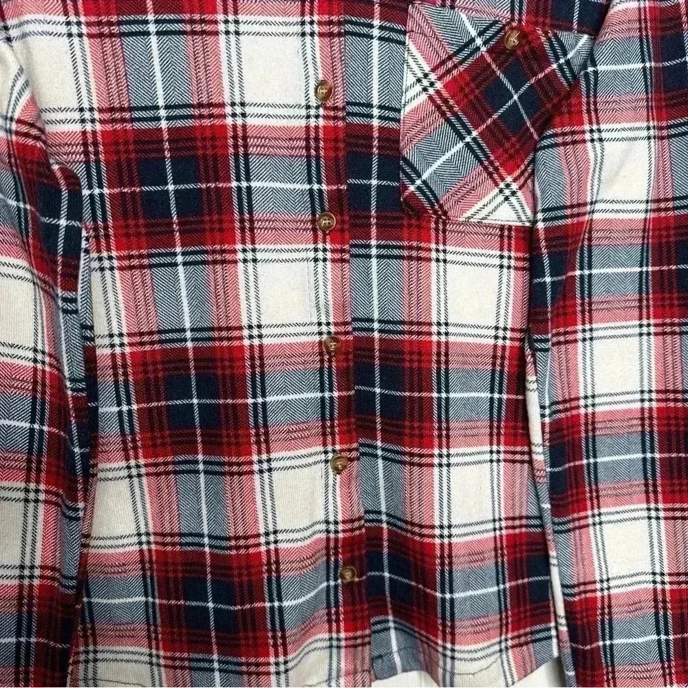 Ardene Button-Up Shirt Plaid white, Red, & Black Size Large - Picture 5 of 16